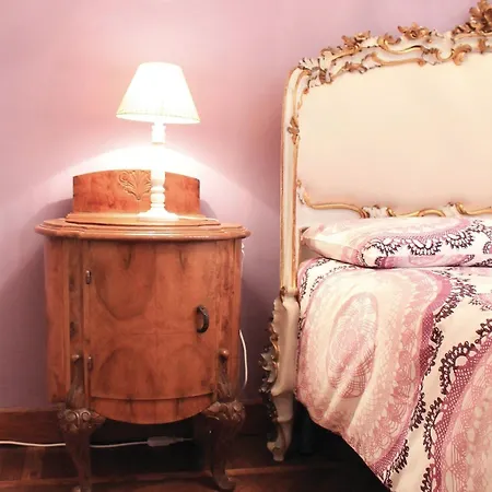 Del Piazzo Bed and Breakfast Μπιέλλα