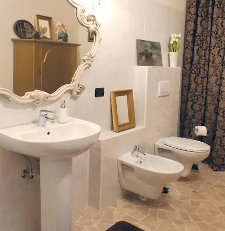 Del Piazzo Bed and Breakfast Μπιέλλα