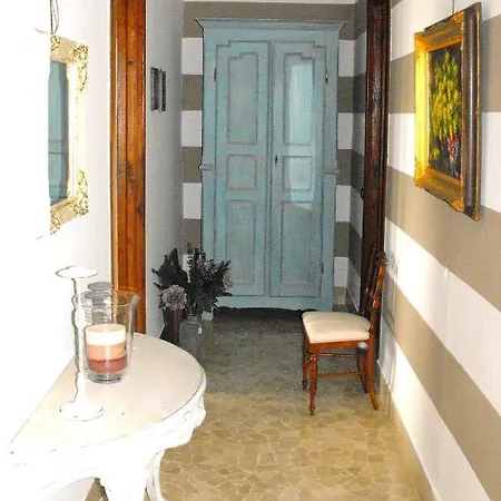 Del Piazzo Bed and Breakfast Μπιέλλα